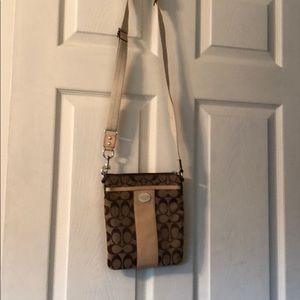 Authentic Coach Crossover bag w adjustable strap